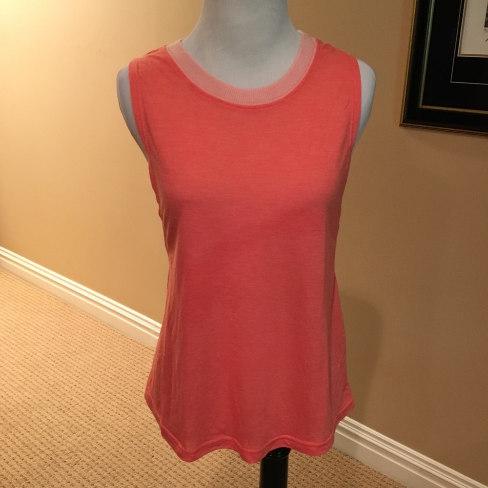 Coral sleeveless tank w/twisted back